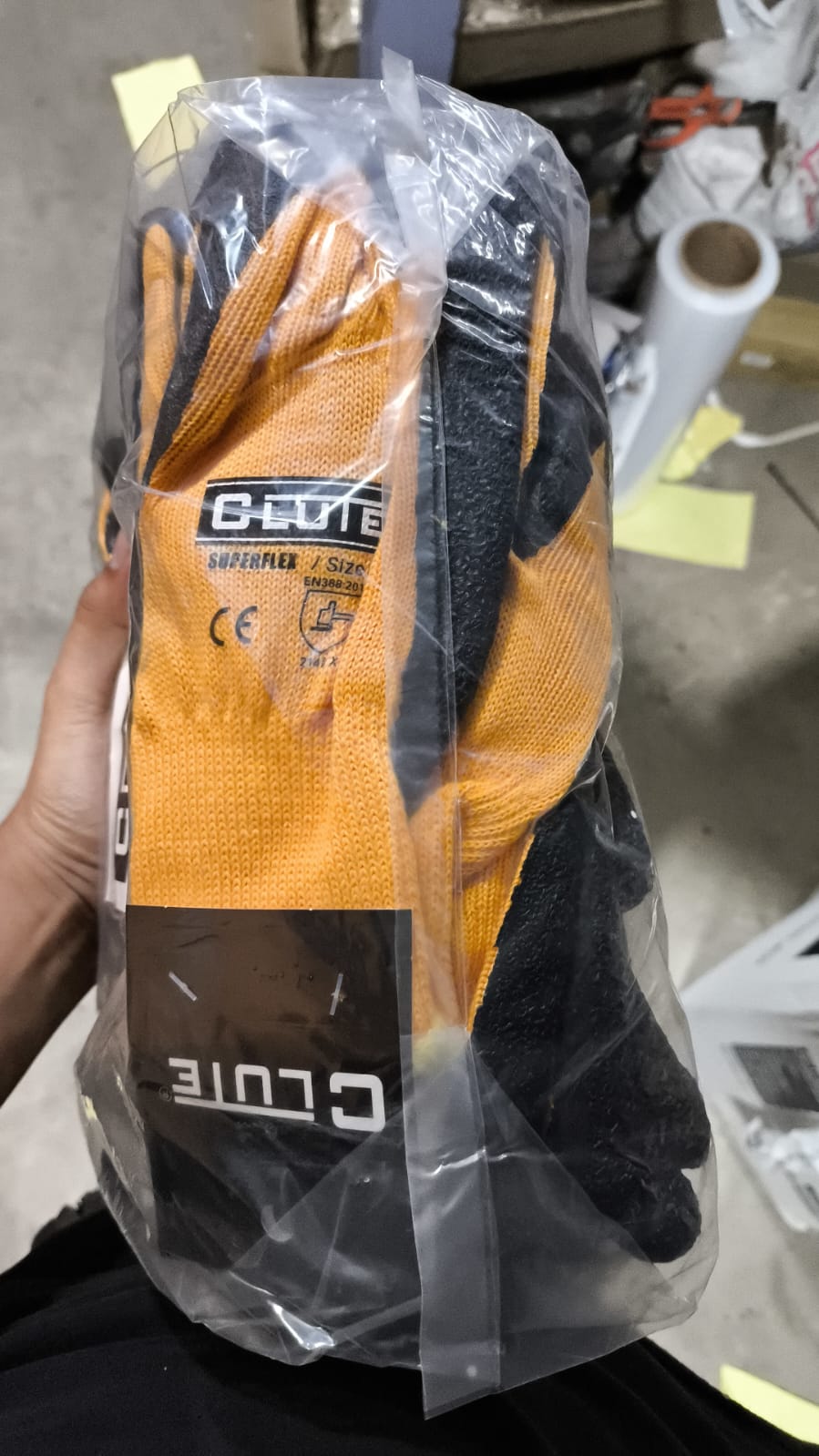 GUANTES ANTICORTE AMARILLO TALLA M "CLUTE" (X PAR)