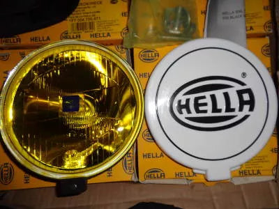 Hella Comet 500 24V Halogen Headlight Kit - 70W H3 With Bulbs (Black Housing)