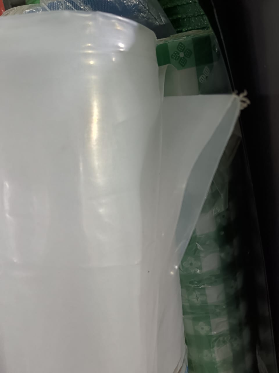 ROLLO PLASTICO TRANSPARENTE 2.00 X 50 MTS -6 MICRAS