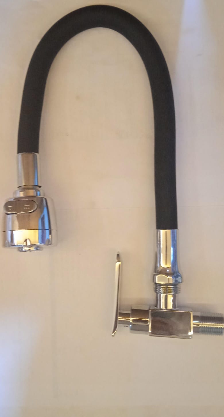 CAÑO COCINA FLEXIBLE NEGRO PARED MÓNACO "RUBINETTO"