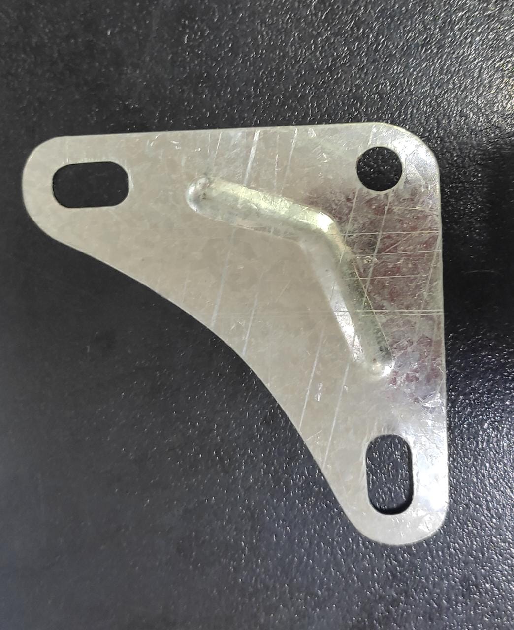 ANGULO RANURADO 4" ( X UNIDAD )