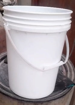 BALDE 20 LT C/TAPA 1ER USO
