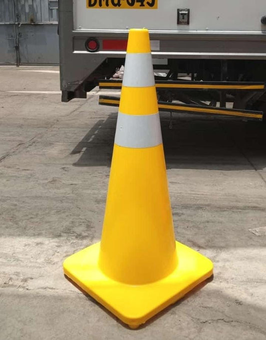 CONO SEGURIDAD VIAL AMARILLO DE 28" (71 CENTIMETROS)
