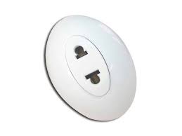 TOMACORRIENTE SIMPLE OVAL LUXURY"OPALUX"