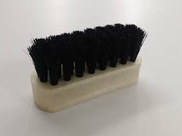 ESCOBILLA ZAPATO  MEDIANO 4" x 1 1/4"