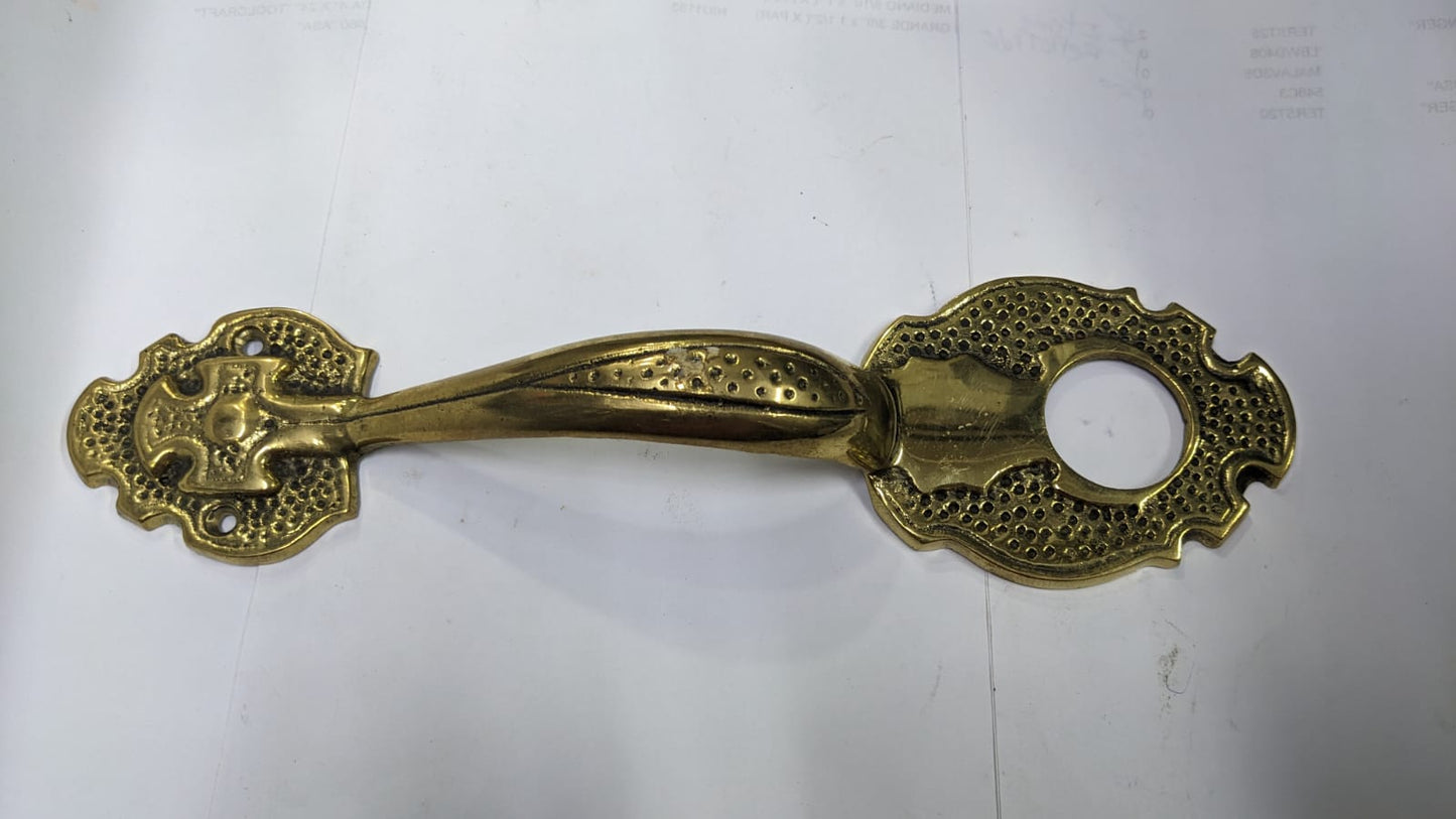 TIRADOR DORADO PARA PUERTA CON DISEÑO 27cm  inc. tornillos