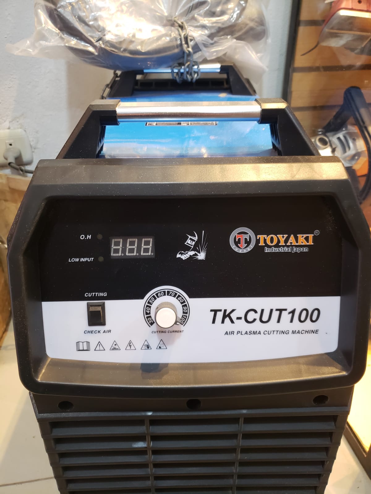 CORTADORA PLASMA TRIFASICO 100 A - 380 V - 30mm CORTE "TOYAKI JAPAN"