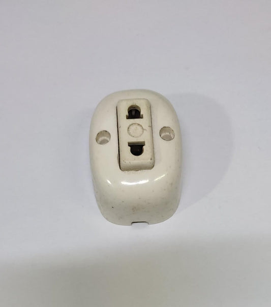 TOMA CORRIENTE SIMPLE SOBRE PONER MARFIL ANTIGUO